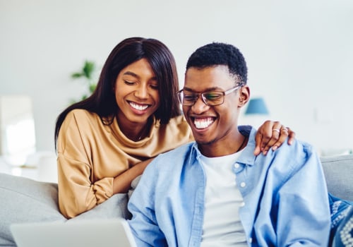 What is required to qualify an individual to contribute to a traditional ira?
